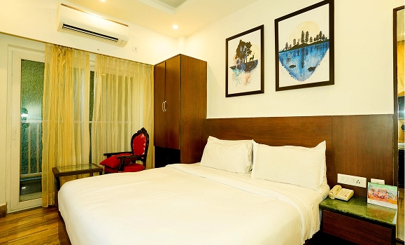 N3nN Ganga Retreat Rishikesh comfortable guest bedroom