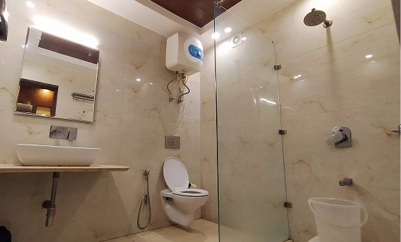 The Kenilworth Mussoorie clean modern bathroom