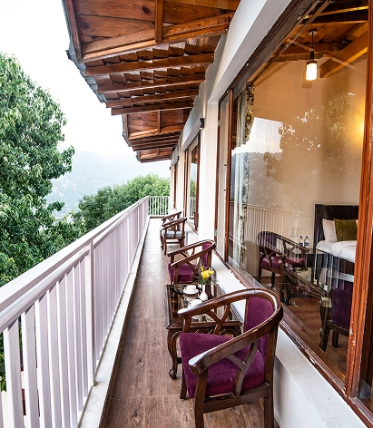 Xomotel balcony with mountain views