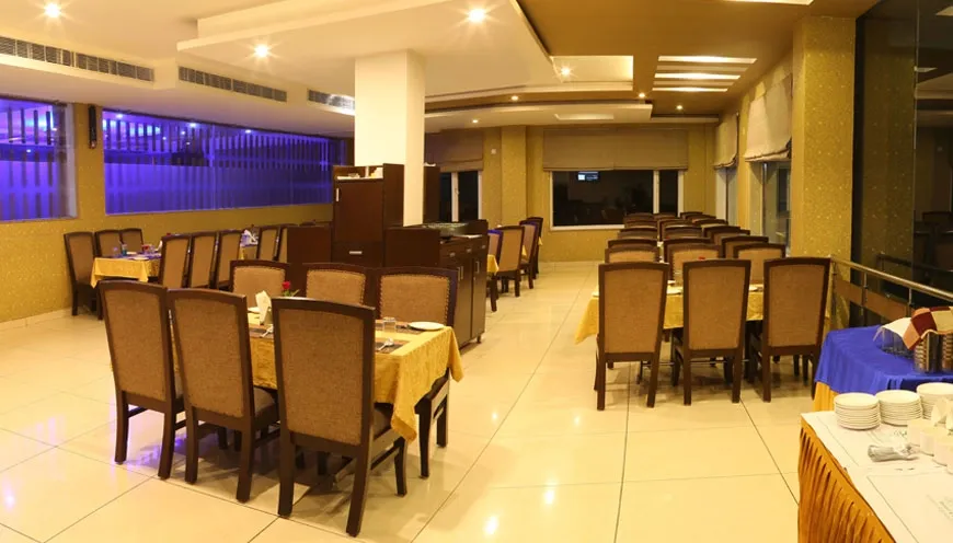 Grand Shiva Resort & Spa dining
