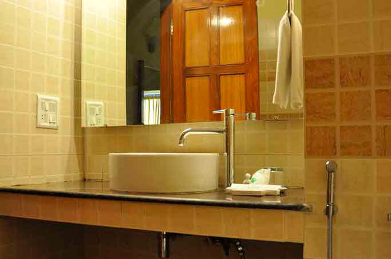 Pratiksha Hotel Kausani - Deluxe Room Attach Bathroom